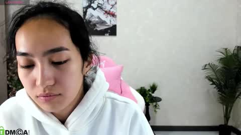 Snapshot of donnaa_drew chatting on October 2025 03:26:01 AM Aura online show from October 2025 03:26:01 AM