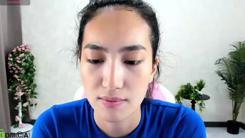 Snapshot of donnaa_drew chatting on October 2025 02:44:01 AM Aura online show from October 2025 02:44:01 AM