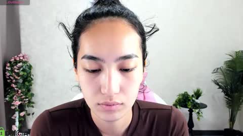 Snapshot of donnaa_drew chatting on October 2025 02:08:02 AM Aura online show from October 2025 02:08:02 AM