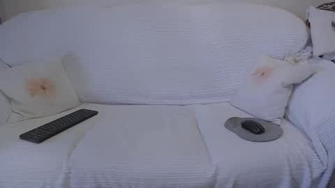 Snapshot of donnadoll4u chatting on November 2025 09:19:02 AM Erica online show from November 2025 09:19:02 AM