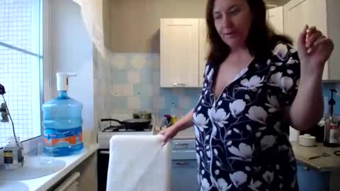 Snapshot of donnalimadonna chatting on December 2024 09:46:01 AM Tatiana 43 curvy sexy body and Joanna redhead 39 years online show from December 2024 09:46:01 AM