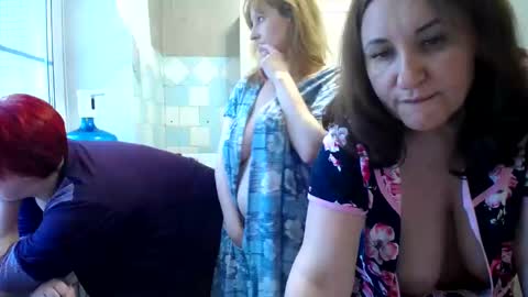 Snapshot of donnalimadonna chatting on January 2025 10:06:01 AM Tatiana 43 curvy sexy body and Joanna redhead 39 years online show from January 2025 10:06:01 AM