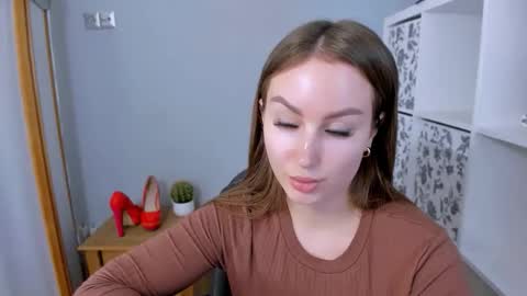 Snapshot of donnasensual chatting on October 2025 05:24:02 PM DonnaSensual online show from October 2025 05:24:02 PM