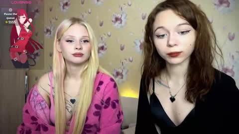 Snapshot of dontoke_ chatting on December 2024 12:44:02 PM Nicole online show from December 2024 12:44:02 PM