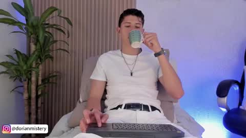 dorian_mystery online show from September 2025 01:10:01 AM