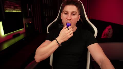 Snapshot of dorianreyes chatting on January 2025 11:31:01 PM Dorian Reyes online show from January 2025 11:31:01 PM