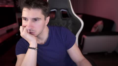 Snapshot of dorianreyes chatting on January 2025 04:41:02 AM Dorian Reyes online show from January 2025 04:41:02 AM