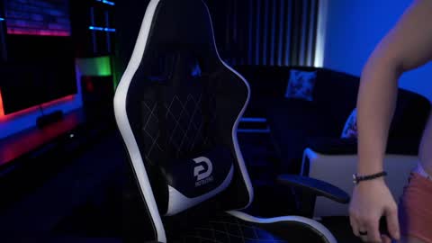 Snapshot of dorianreyes chatting on February 2025 11:24:01 PM Dorian Reyes online show from February 2025 11:24:01 PM