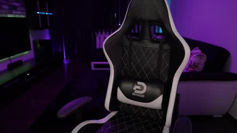 Snapshot of dorianreyes chatting on February 2025 10:18:02 PM Dorian Reyes online show from February 2025 10:18:02 PM