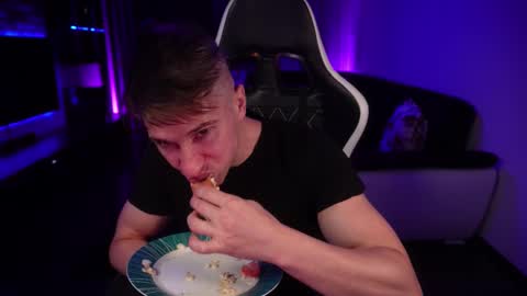 Snapshot of dorianreyes chatting on September 2025 08:30:02 PM Dorian Reyes online show from September 2025 08:30:02 PM