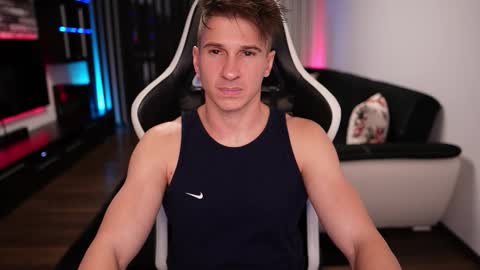 Snapshot of dorianreyes chatting on October 2025 10:30:02 PM Dorian Reyes online show from October 2025 10:30:02 PM