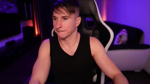 Snapshot of dorianreyes chatting on October 2025 08:53:02 PM Dorian Reyes online show from October 2025 08:53:02 PM