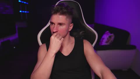 Snapshot of dorianreyes chatting on October 2025 01:19:02 AM Dorian Reyes online show from October 2025 01:19:02 AM