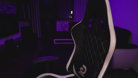 Snapshot of dorianreyes chatting on October 2025 12:45:01 AM Dorian Reyes online show from October 2025 12:45:01 AM