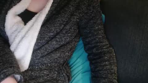 Douce Elsa online show from January 2025 07:42:01 PM