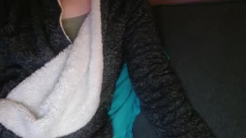 Douce Elsa online show from February 2025 06:27:02 PM