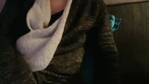 Douce Elsa online show from February 2025 06:13:02 PM