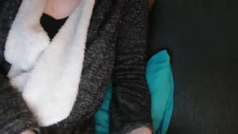 Douce Elsa online show from February 2025 07:03:02 PM