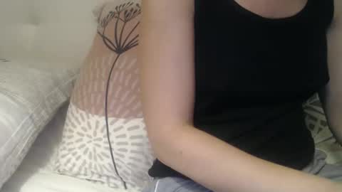 Douce Elsa online show from September 2025 08:10:01 PM