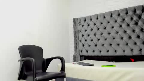 DOUGLAS online show from October 2025 01:11:01 PM