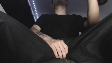 douglas_drake online show from October 2025 11:27:01 PM