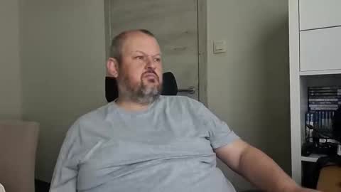 Danny online show from November 2025 09:41:01 AM