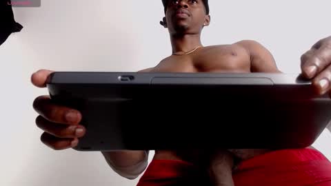 Snapshot of drake_brown_23 chatting on October 2025 06:34:02 AM Drake 23 online show from October 2025 06:34:02 AM