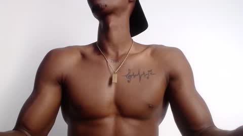 Snapshot of drake_brown_23 chatting on November 2025 09:48:01 PM Drake 23 online show from November 2025 09:48:01 PM