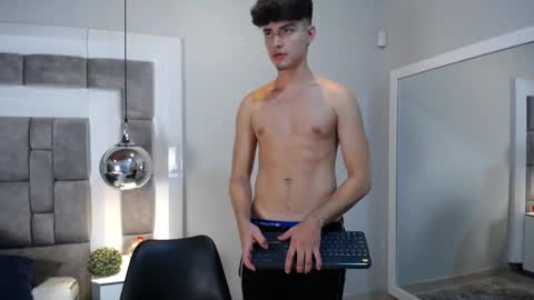 drakecollinss online show from February 2025 12:25:01 AM