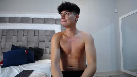 drakecollinss online show from February 2025 11:14:02 PM