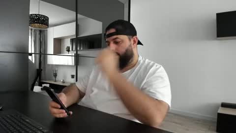 Snapshot of dravenpeak chatting on October 2025 11:08:02 AM DravenPeak online show from October 2025 11:08:02 AM