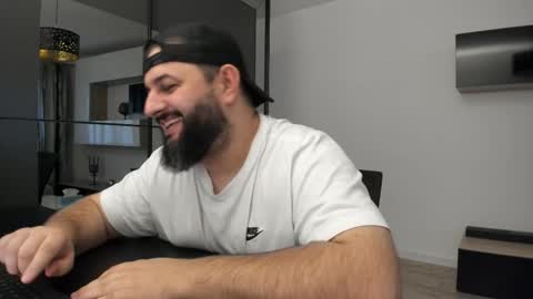 Snapshot of dravenpeak chatting on October 2025 02:47:01 PM DravenPeak online show from October 2025 02:47:01 PM