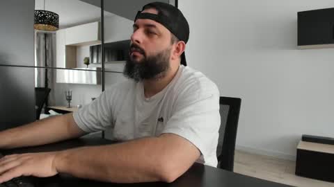 Snapshot of dravenpeak chatting on October 2025 10:14:01 AM DravenPeak online show from October 2025 10:14:01 AM