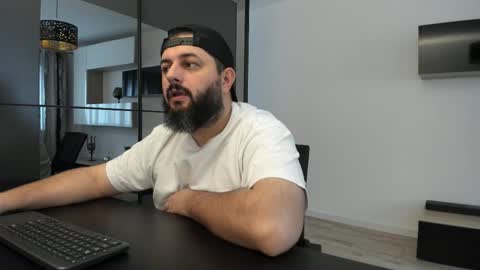 Snapshot of dravenpeak chatting on October 2025 01:11:01 PM DravenPeak online show from October 2025 01:11:01 PM