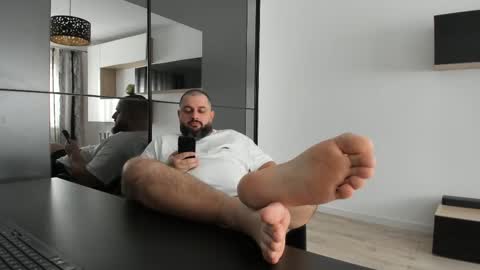 Snapshot of dravenpeak chatting on October 2025 10:49:02 AM DravenPeak online show from October 2025 10:49:02 AM