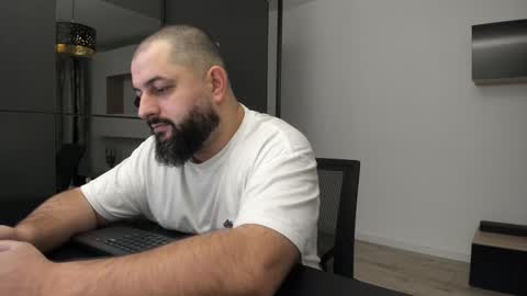 Snapshot of dravenpeak chatting on October 2025 02:45:02 AM DravenPeak online show from October 2025 02:45:02 AM