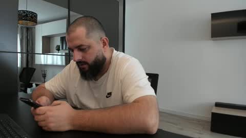 Snapshot of dravenpeak chatting on October 2025 11:33:02 AM DravenPeak online show from October 2025 11:33:02 AM