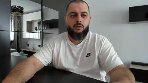 Snapshot of dravenpeak chatting on October 2025 07:52:01 AM DravenPeak online show from October 2025 07:52:01 AM