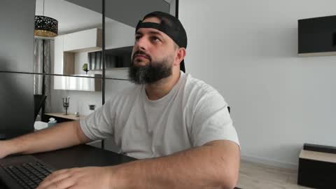 Snapshot of dravenpeak chatting on November 2025 10:06:02 AM DravenPeak online show from November 2025 10:06:02 AM