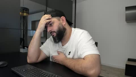 Snapshot of dravenpeak chatting on November 2025 05:20:02 AM DravenPeak online show from November 2025 05:20:02 AM