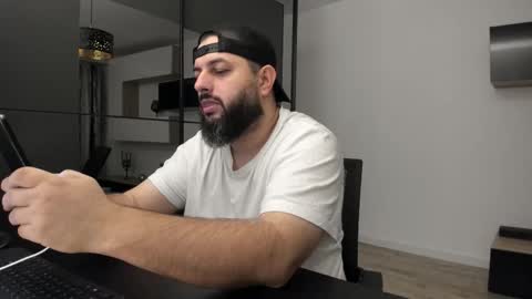 Snapshot of dravenpeak chatting on November 2025 03:27:01 AM DravenPeak online show from November 2025 03:27:01 AM