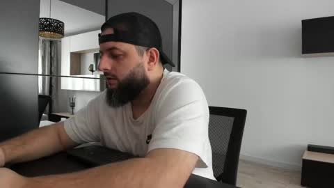 Snapshot of dravenpeak chatting on November 2025 10:49:01 AM DravenPeak online show from November 2025 10:49:01 AM