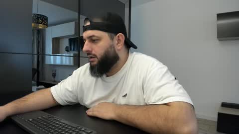 Snapshot of dravenpeak chatting on November 2025 02:15:01 PM DravenPeak online show from November 2025 02:15:01 PM