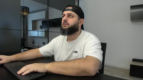 Snapshot of dravenpeak chatting on November 2025 11:20:02 AM DravenPeak online show from November 2025 11:20:02 AM