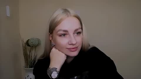 dream_dolly_ online show from September 2025 02:55:01 PM