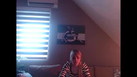 Snapshot of dreamcatcherfantasy chatting on December 2024 10:58:01 AM A girl online show from December 2024 10:58:01 AM
