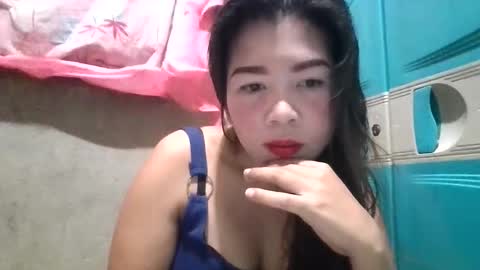 Snapshot of dreamer_17 chatting on October 2025 04:09:01 AM Maui online show from October 2025 04:09:01 AM