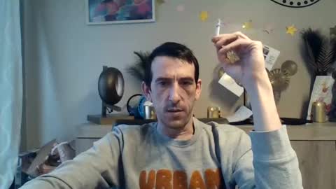 Snapshot of dreamguy38 chatting on January 2025 08:07:02 AM dreamguy38 online show from January 2025 08:07:02 AM