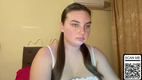 Snapshot of dreamyblushfairy chatting on October 2025 04:27:01 PM Mila online show from October 2025 04:27:01 PM