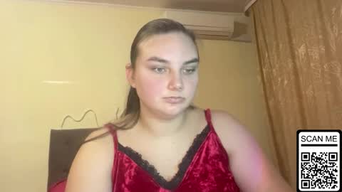 Snapshot of dreamyblushfairy chatting on October 2025 03:31:02 PM Mila online show from October 2025 03:31:02 PM